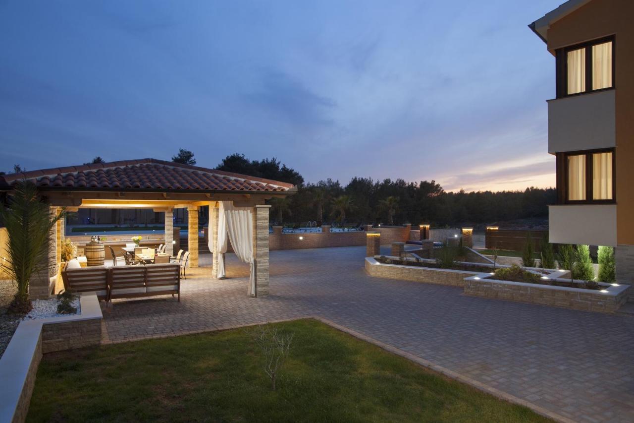 Villa Malibu One Вир Экстерьер фото